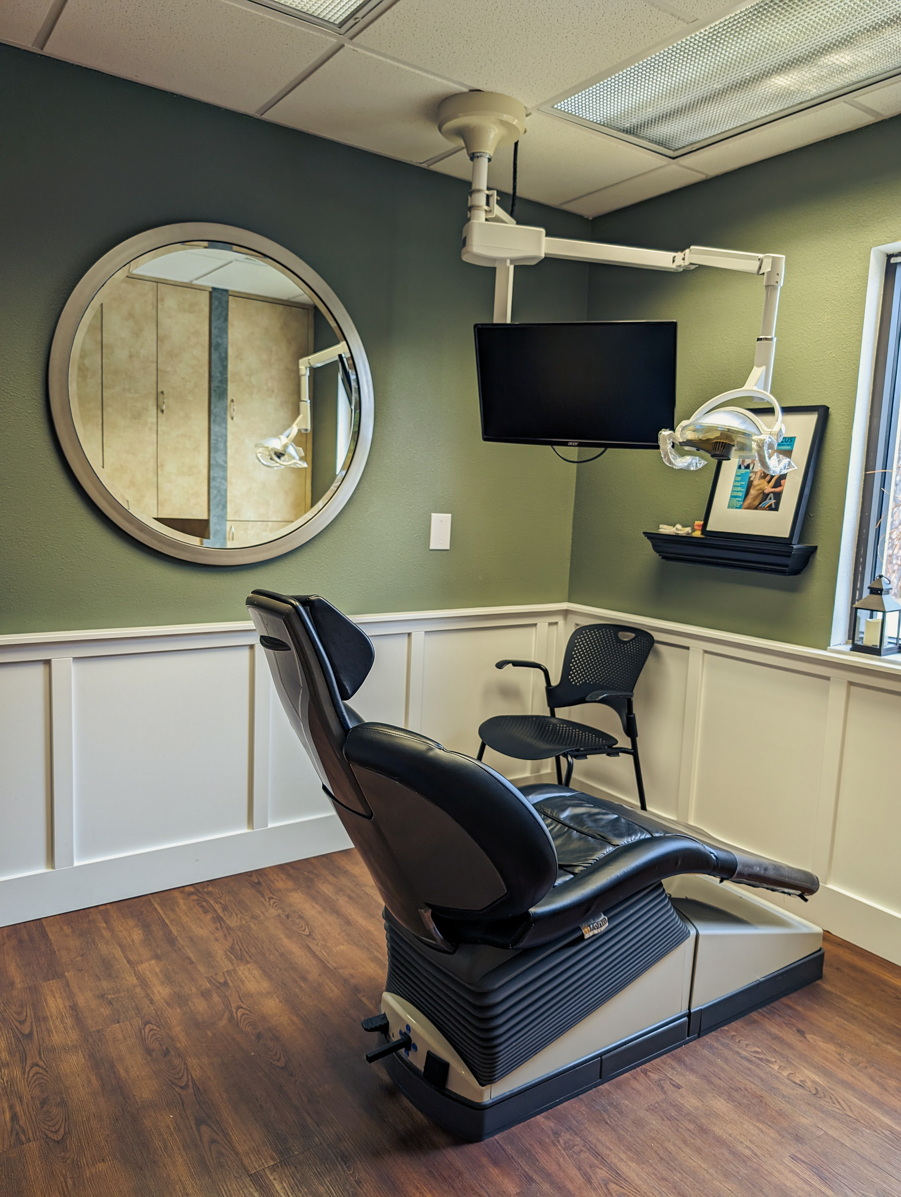 image of dental clinic office